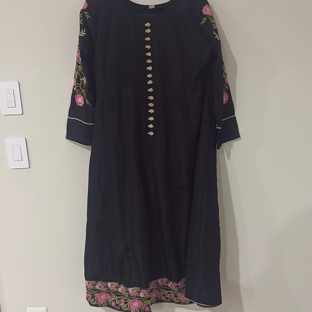 Elegant Black Floral Embroidered Dress